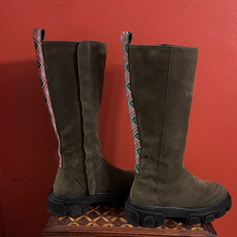 FARM Rio Army Olive Green Knee-High Boots w/Vibrant embroidered Pattern - Picture 4 of 14